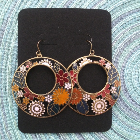 Floral boho style earrings - Picture 1 of 2